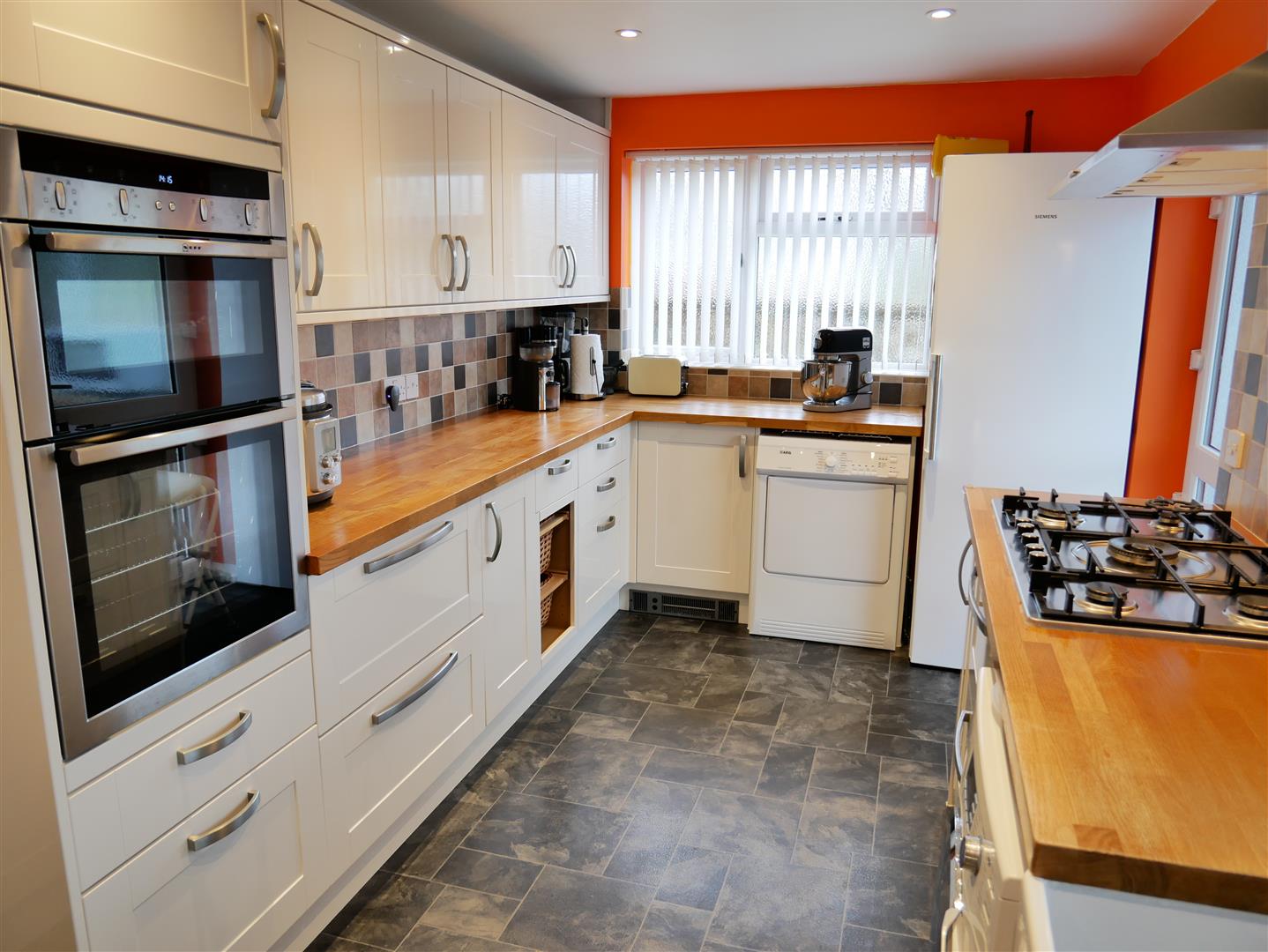 fitted kitchen